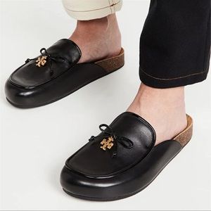 Tory Burch Tory Charm Mule Flats In Black